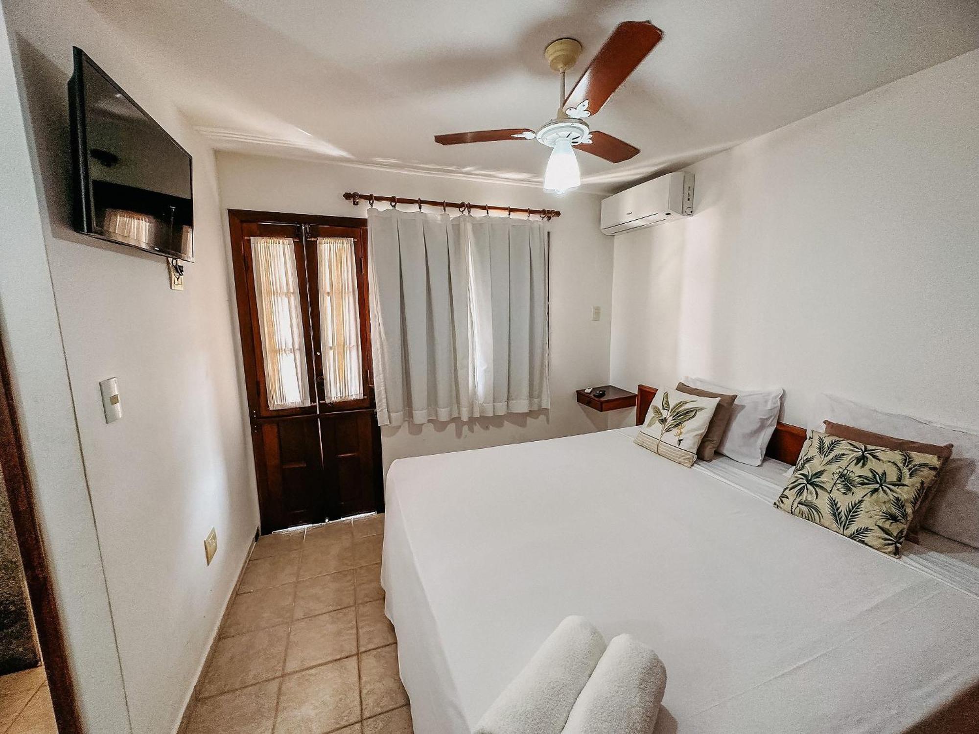 Holiday home Taperapua Beachfront Suites: Axe Moi's Private Bbq & Pool Retreat *